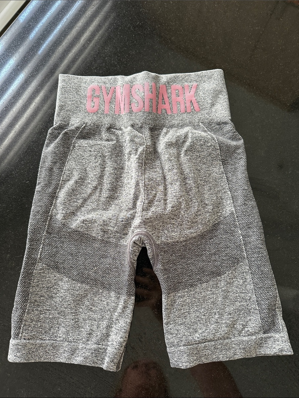 Gymshark Kids Gray Seamless Leggings with Pink Logo Waistband